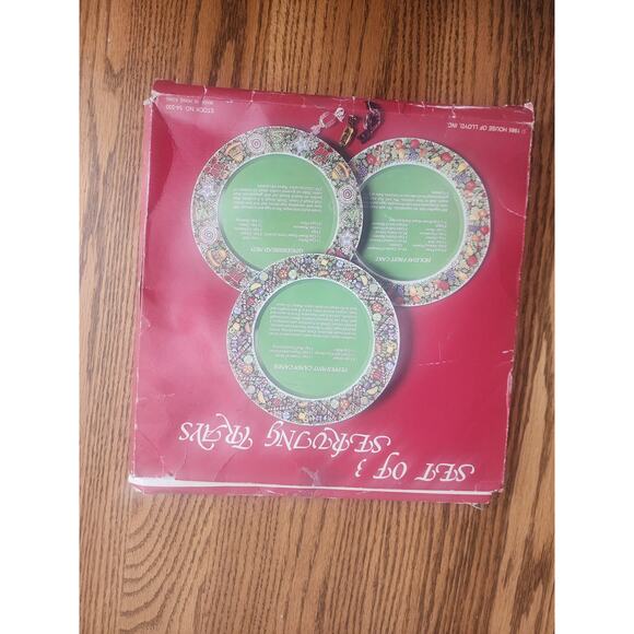 Vintage 1985 Set of 3 Tin Round Holiday Serving Trays House of Lloyd Hong Kong - Picture 6 of 6